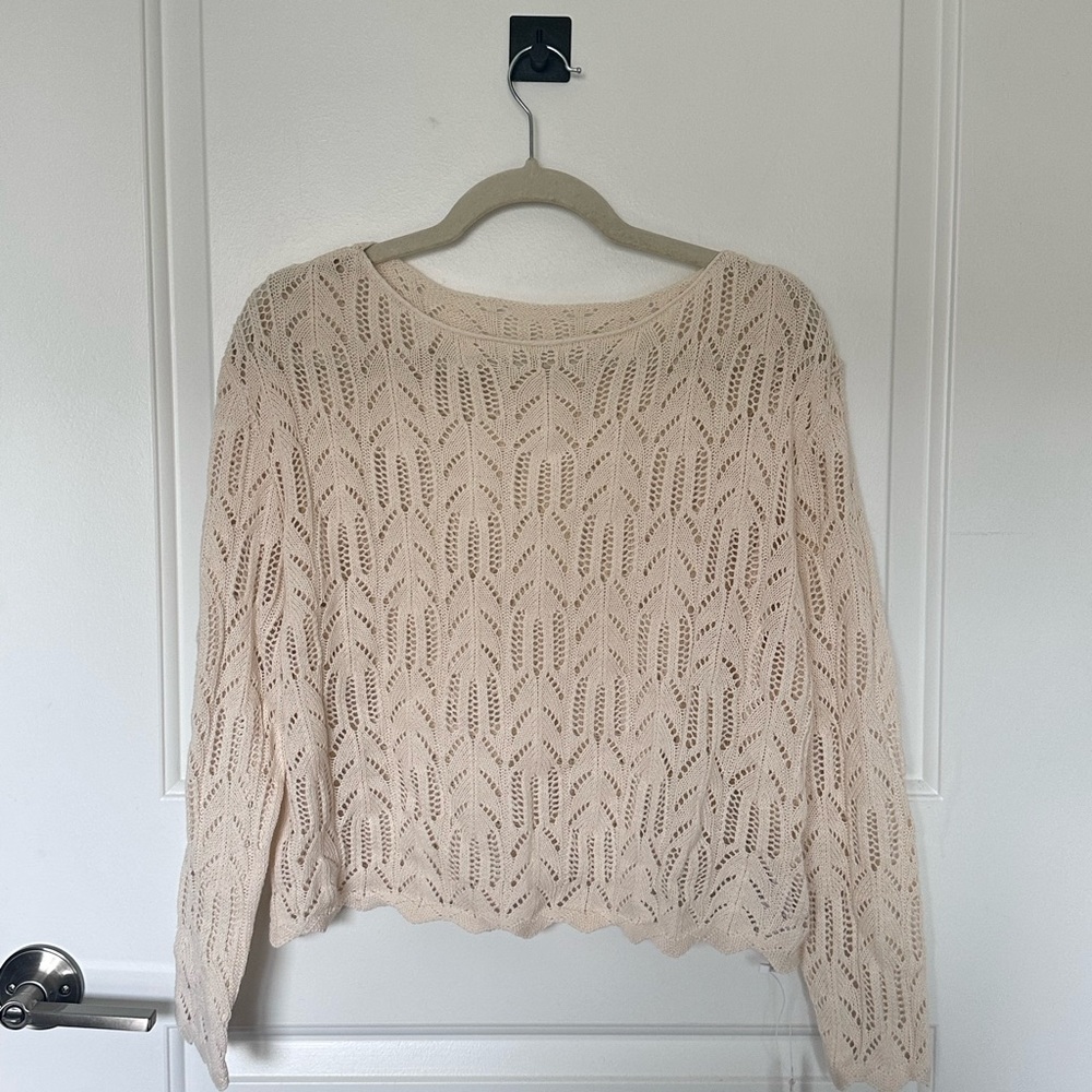 Cream Cable Knit Crew Neck Sweater with Cropped Style